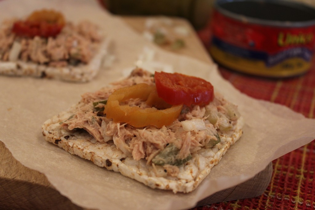tuna salad on crackers