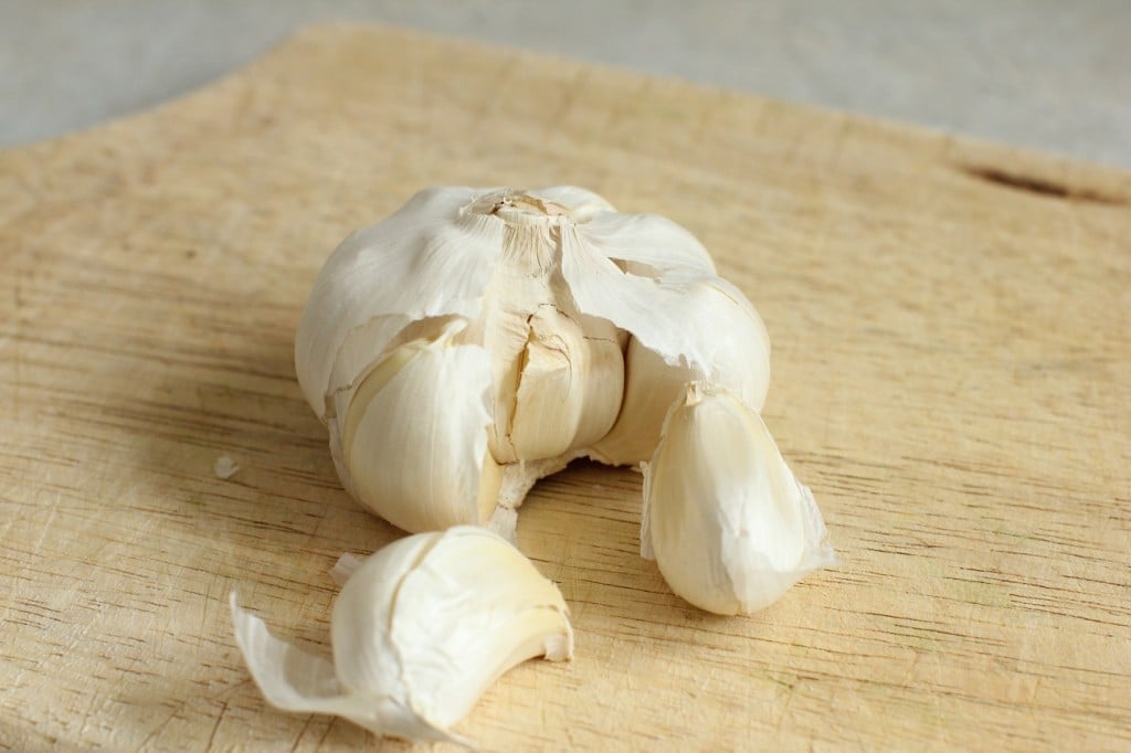 whole head of garlic for garlic lentil soup