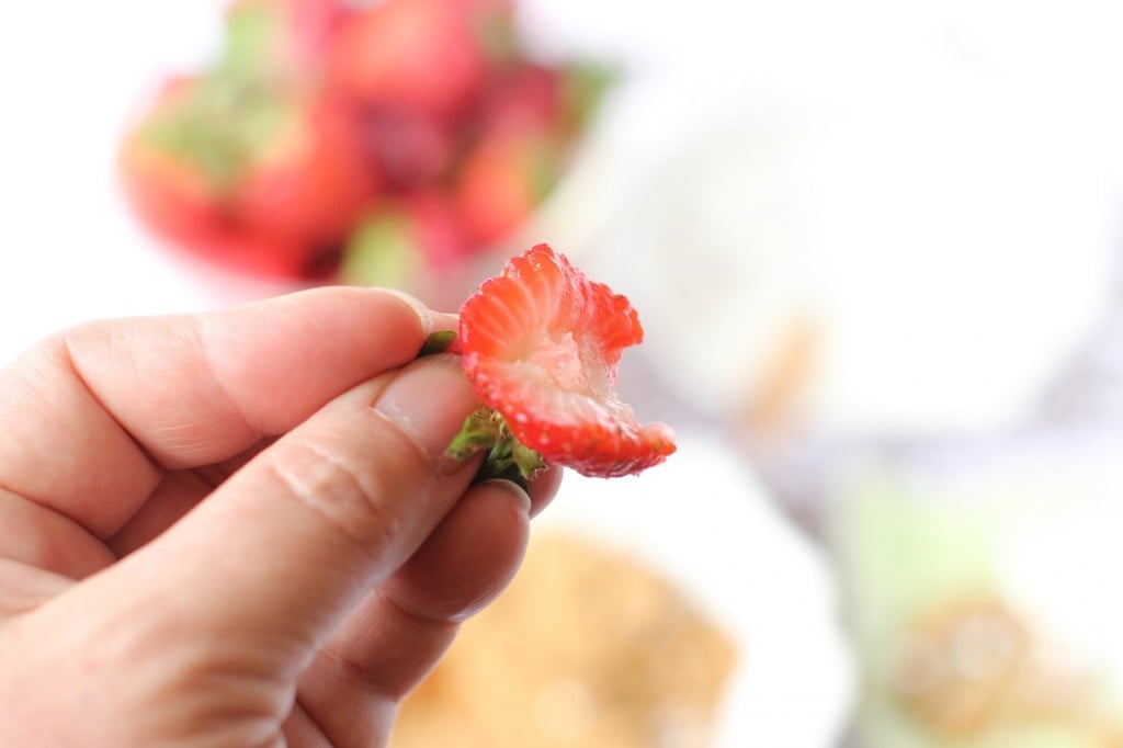 sour cream and brown sugar dipped strawberries