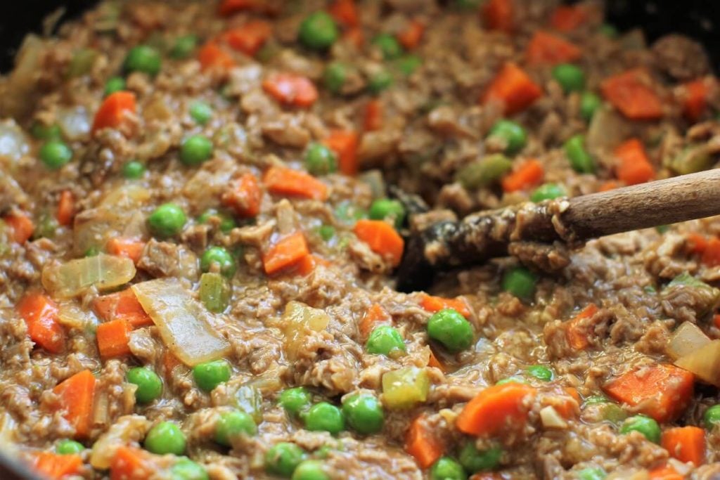 the lamb and veggie mixture for shepherd's pie