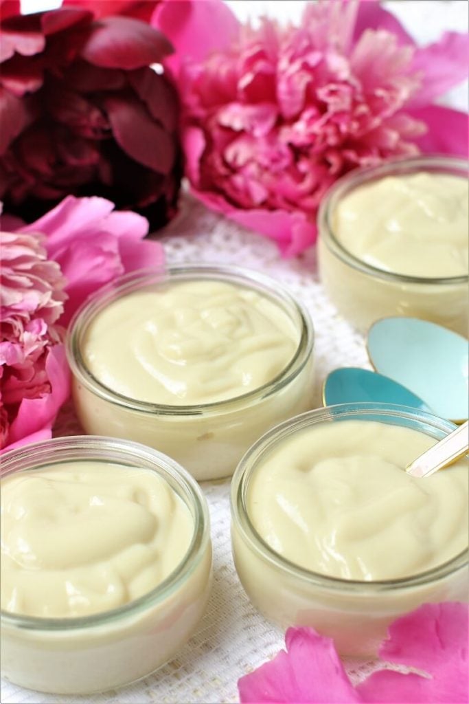 pots of creamy homemade vanilla pudding
