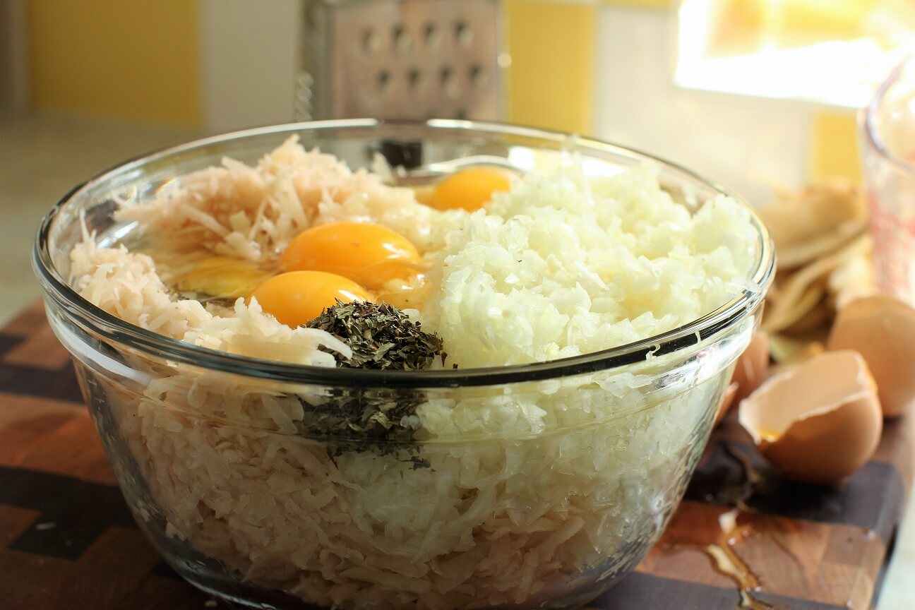 ingredients for patatnik in glass bowl