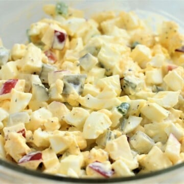 clear bowl of Eiersalat