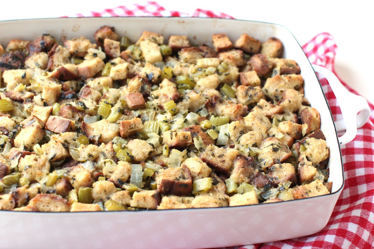 sideways view of pan of stuffing.