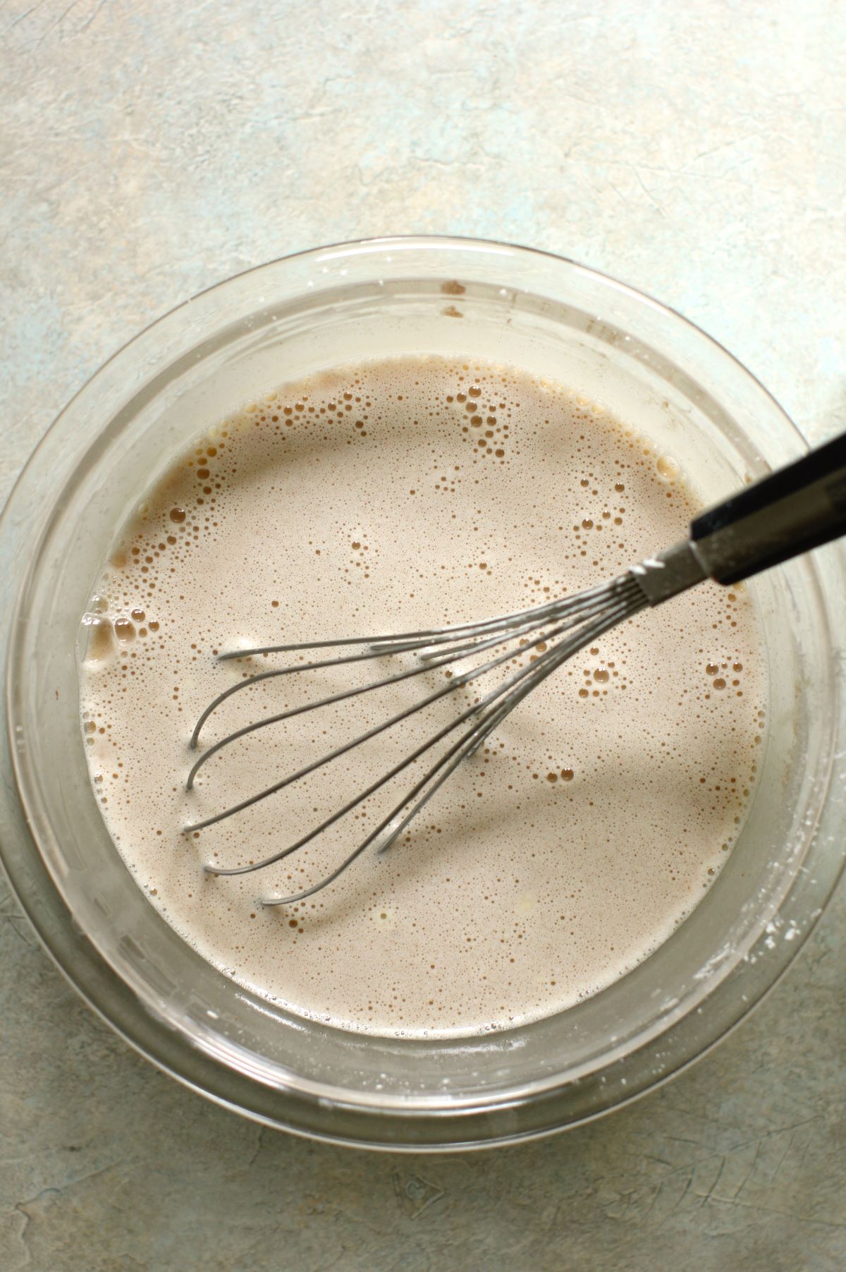 The bowl of cornstarch mixture is ready and whisked.